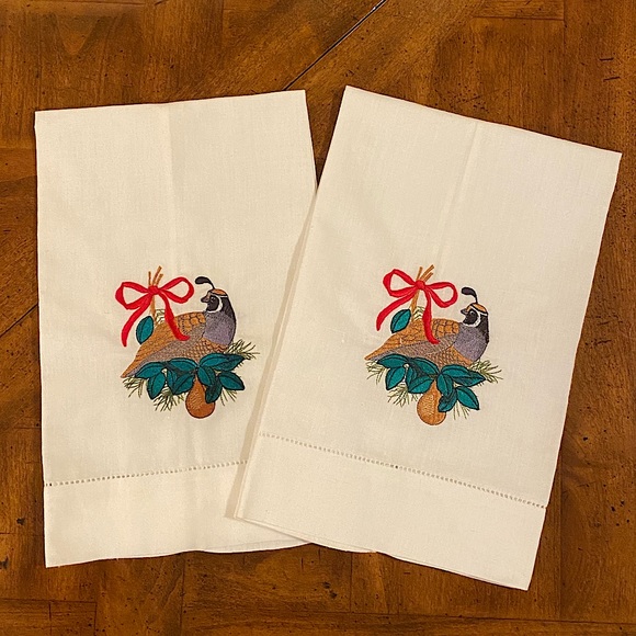 Pair of Festive Tea Towels with a Partridge in a Pear a tree Design - Picture 1 of 7